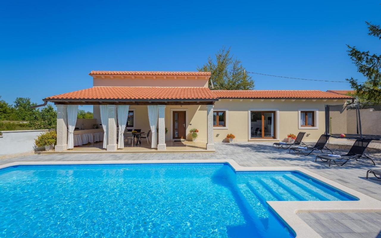 Villa Desapemani Žminj Exterior foto