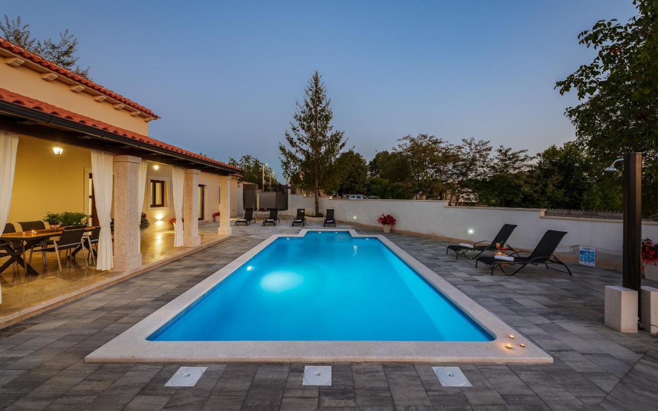 Villa Desapemani Žminj Exterior foto