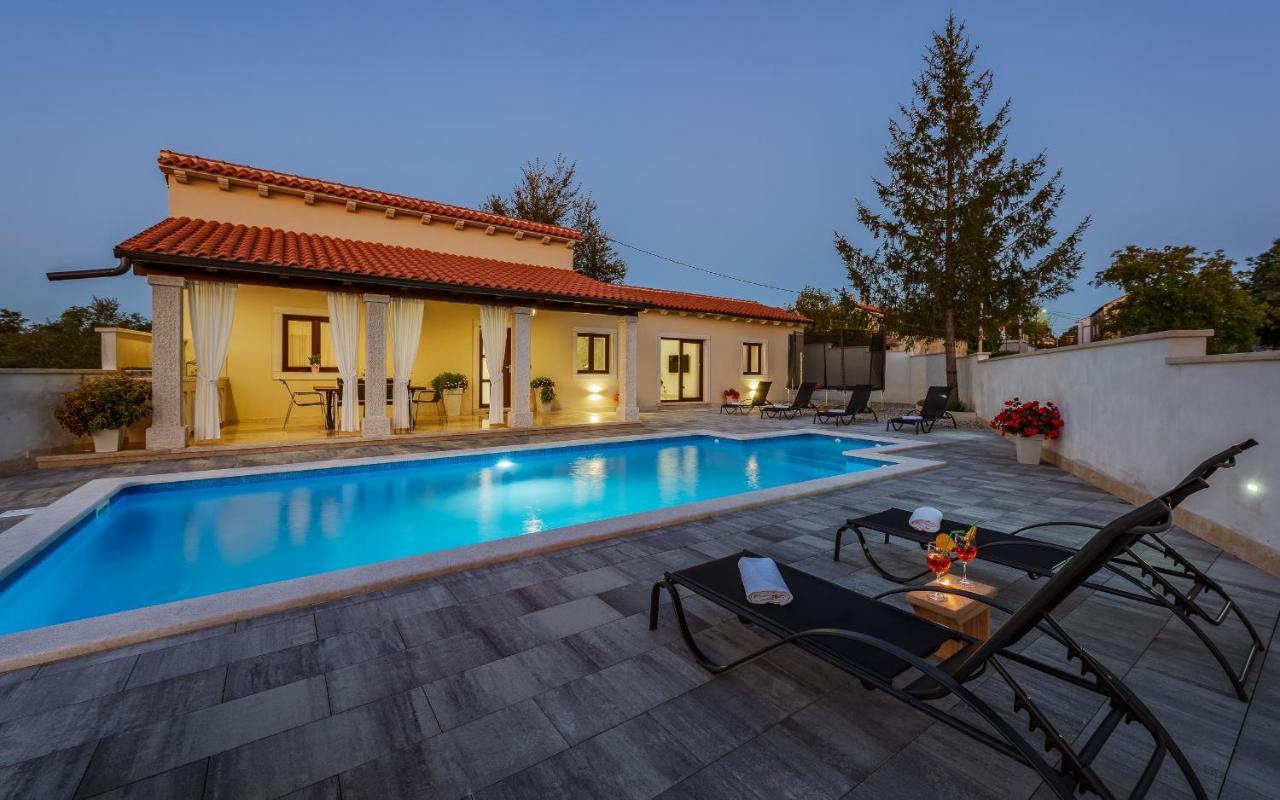 Villa Desapemani Žminj Exterior foto